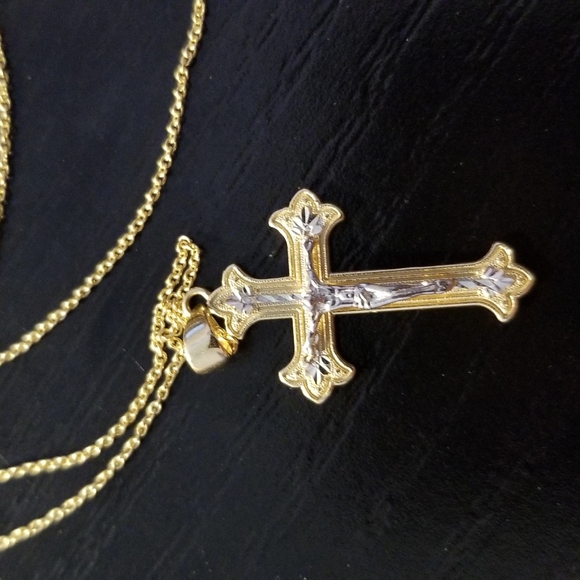 Jewelry - Gold crucifix necklace